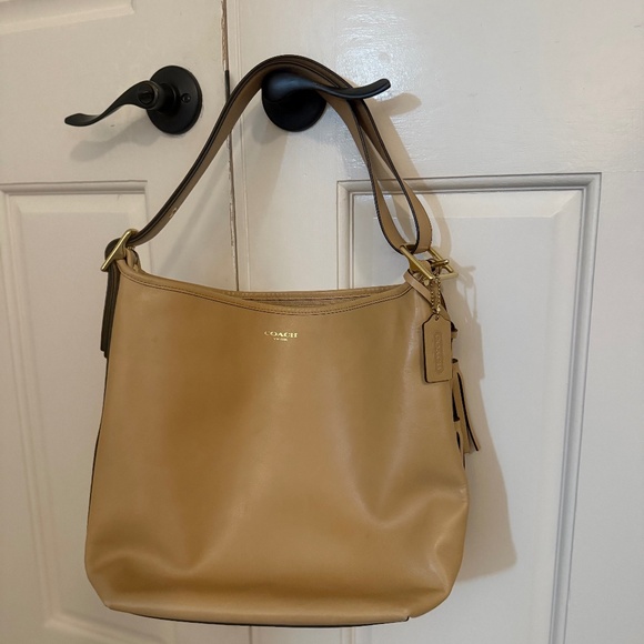 Coach shoulder bag - Picture 1 of 1